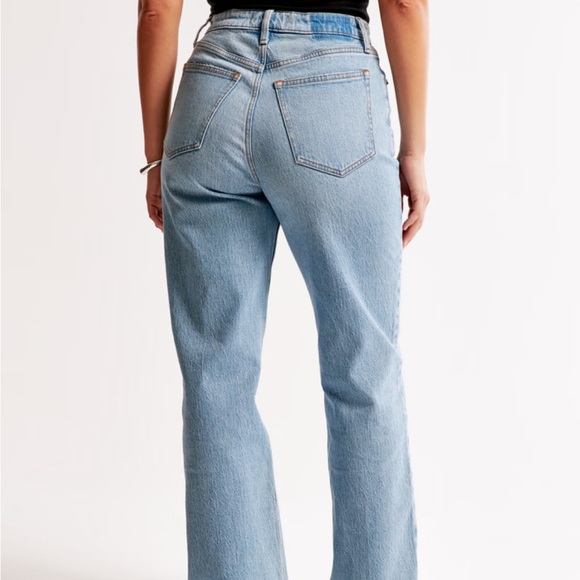 Curve Love High Rise 90s Relaxed Jean - Picture 3 of 6